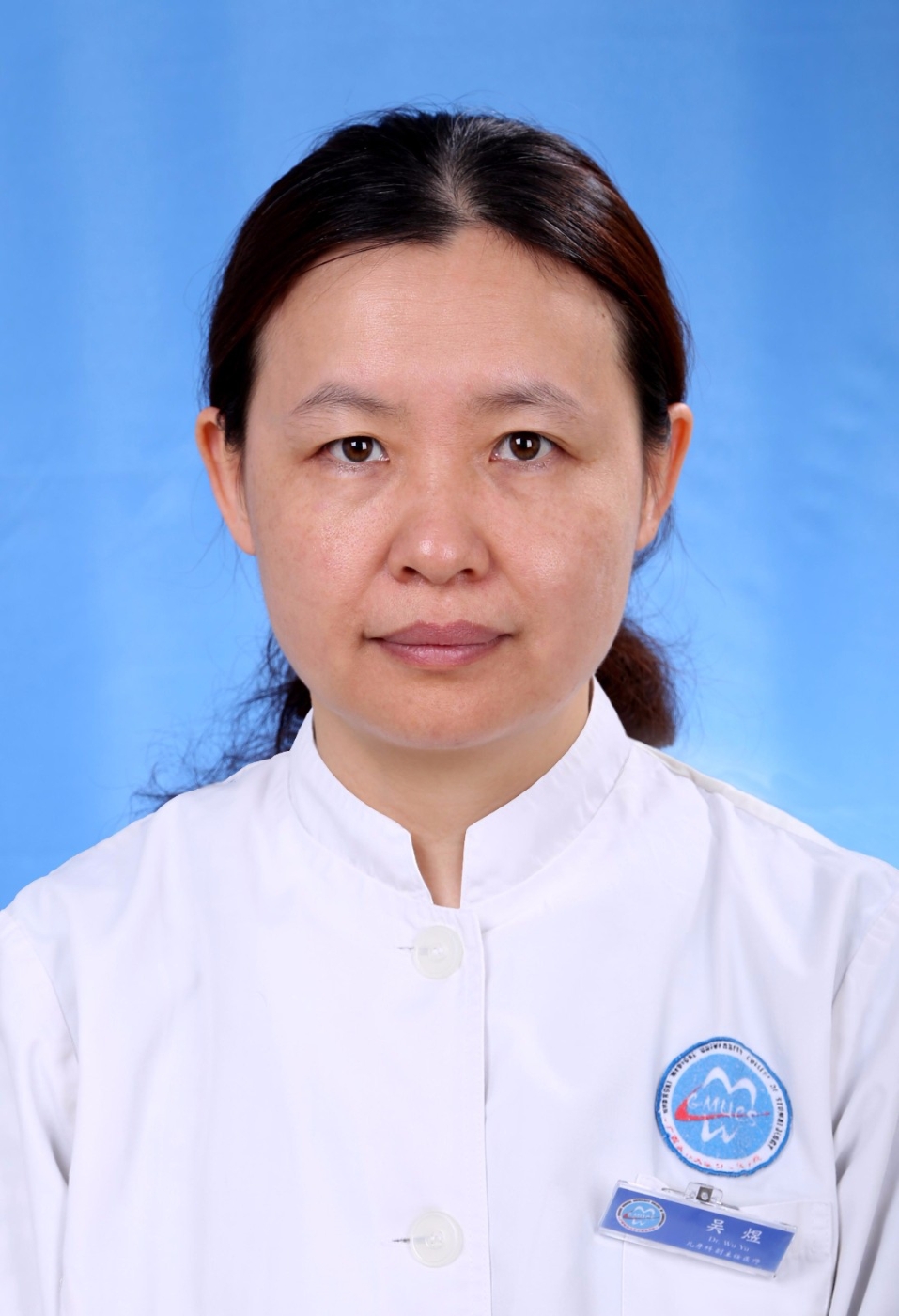  吴  煜