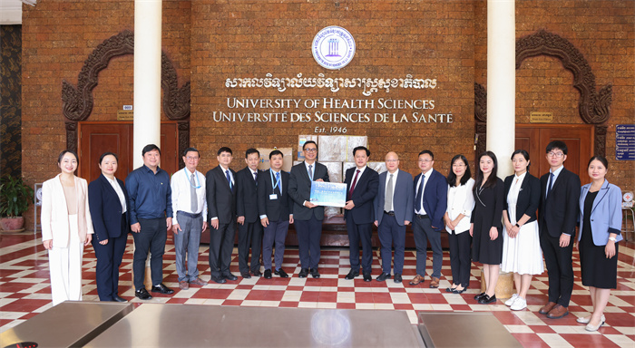我院代表团赴柬埔寨卫生科学大学开展教育部“丝路1+1”项目 第 1 张