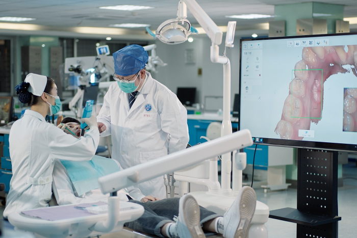 诊疗体验大升级！我院口腔种植修复中心与老年口腔专病中心揭牌开诊 第 3 张