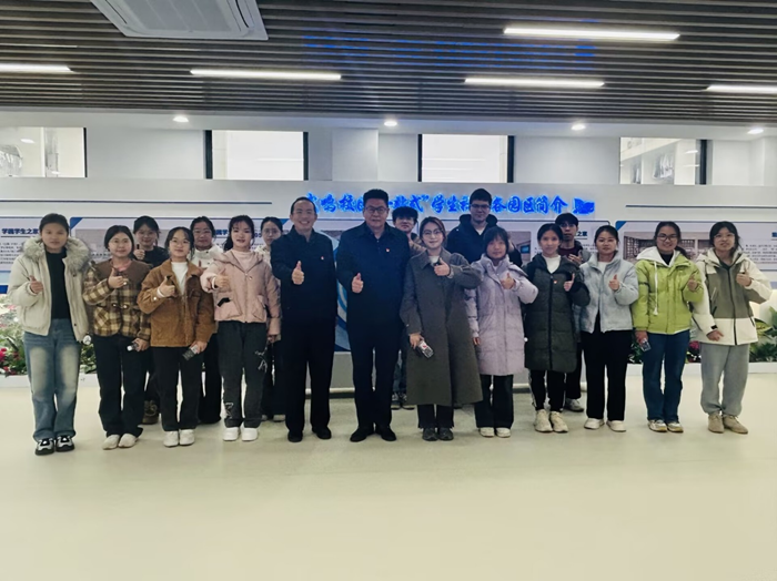 校领导深入我院开展“手拉手”联系党支部及低年级大学生入党积极分子活动 第 3 张