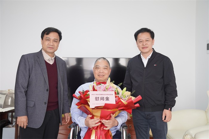 我院开展2025年新春走访慰问活动 第 1 张