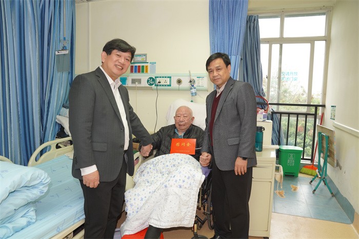 我院开展2025年新春走访慰问活动 第 3 张