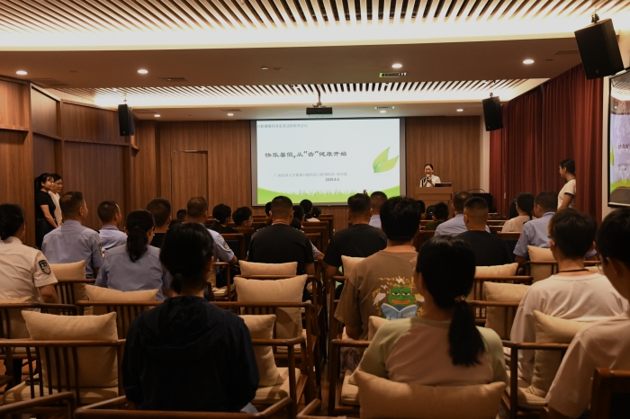 快乐暑假 从“齿”健康开始—— 广西医科大学附属口腔医院暑期口腔科普义诊走进广西边检总站 第 1 张