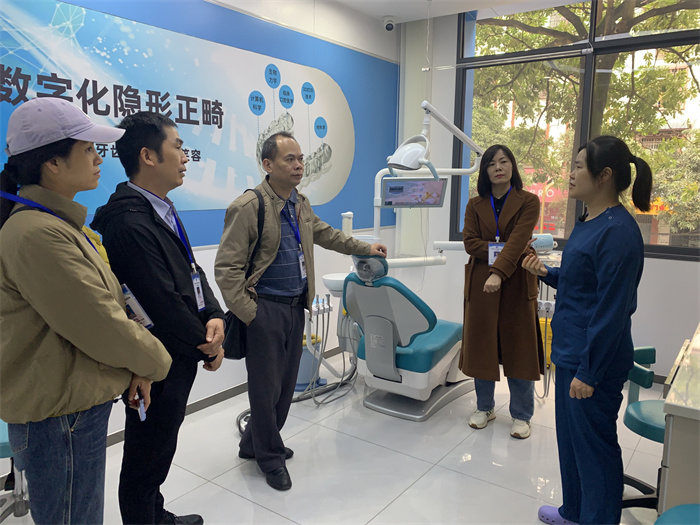 优质医疗资源下沉基层 | 我院巡回医疗队赴隆林各族自治县开展口腔健康咨询服务周活动 第 4 张