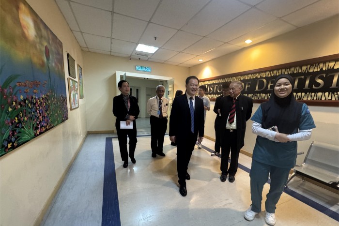 我院院长廖红兵率团赴马来西亚三所知名大学交流访问 第 9 张