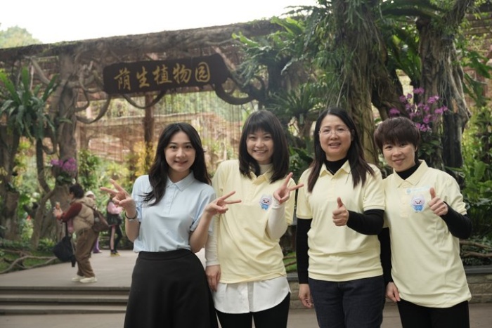 巾帼健步展风采 口腔同行向未来——我院成功举办2025年“三八”妇女节职工健步走活动 第 5 张