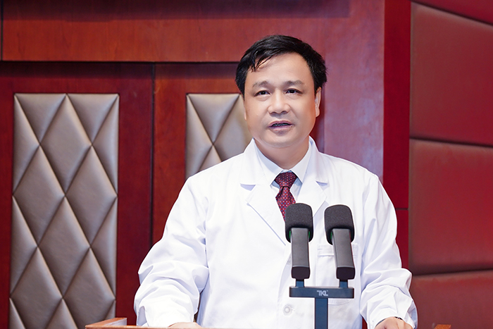 广西医科大学附属口腔医院召开庆祝2025年中国医师节暨医院等级评审工作表彰大会 第 2 张