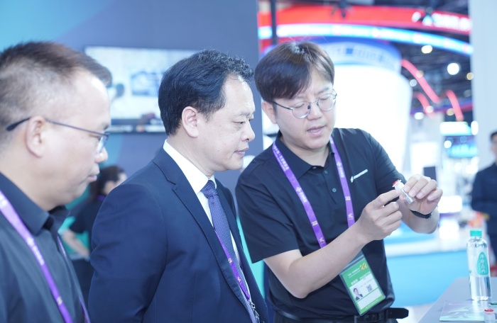 以AI赋能守护口腔健康&mdash;&mdash;广西医科大学附属口腔医院亮相第22届中国&mdash;东盟博览会 第 5 张