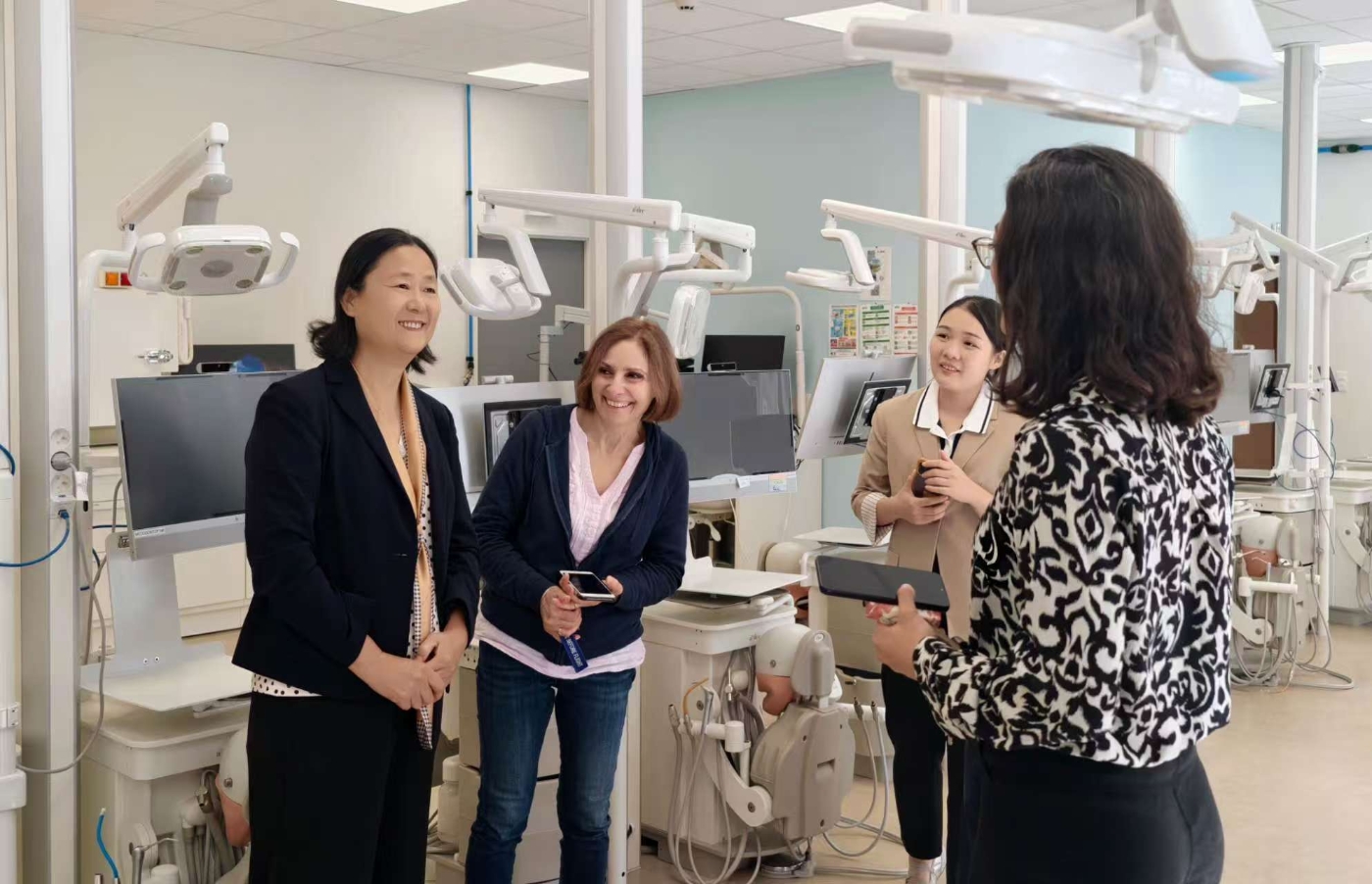 我院牙体牙髓科专家团队赴法国开展学术访问与交流 第 1 张