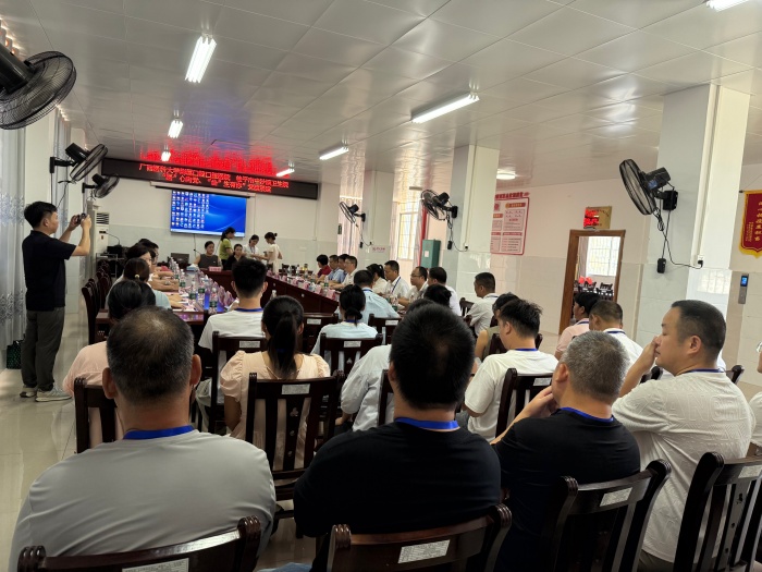 党建联建聚合力 健康惠民暖中沙——我院颌面外科党支部赴桂平市中沙镇开展“医心向党 齿生有你”主题活动 第 2 张