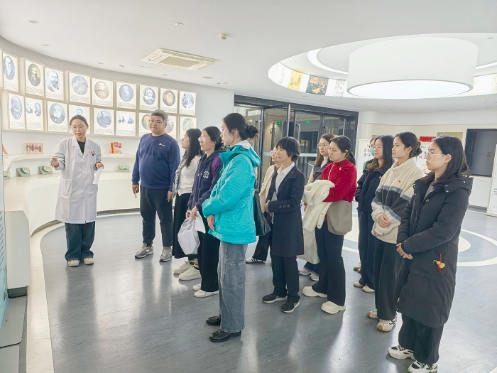 以廉促干 以干践廉——口腔综合科党支部到广西医科大学生命科学馆开展主题党日活动 第 2 张