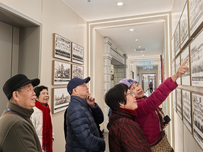 铭记历史  砥砺前行——我院离退休党支部开展“传承优秀传统，弘扬优秀文化” 主题党日活动 第 2 张