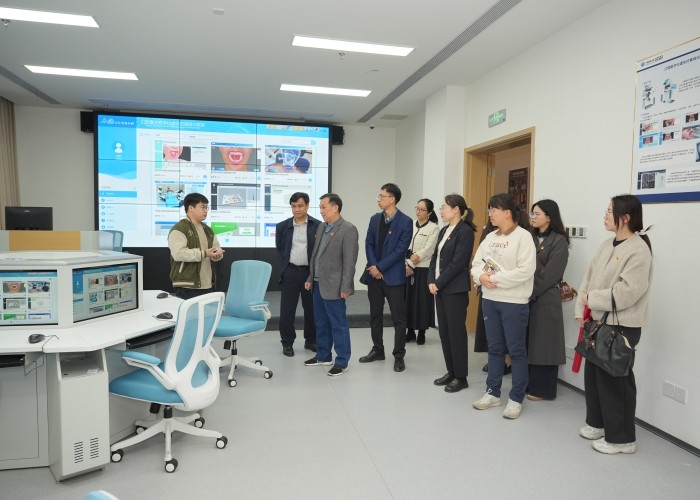 党建引领聚合力 业务融合启新篇——广西医科大学附属口腔医院行政管理第一党支部与药学院行政党支部开展党建联建活动 第 3 张