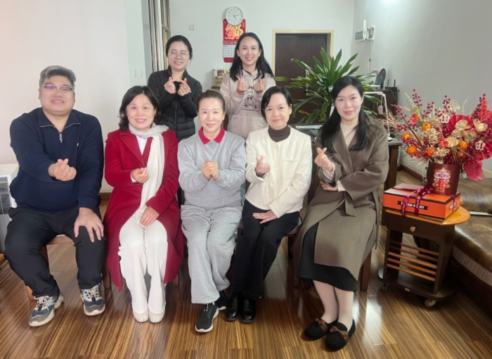 岁寒暖意浓 新春传党情——我院儿牙与公卫党支部开展春节前走访慰问退休老同志活动 第 1 张