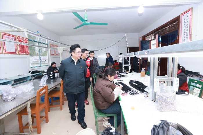 校领导带队赴我院定点帮扶村开展遍访调研暨春节慰问活动 第 3 张