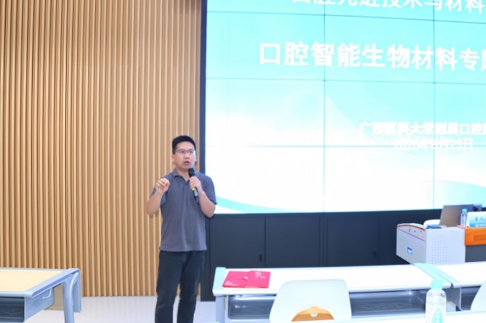 霍孔林博士 (2).jpg