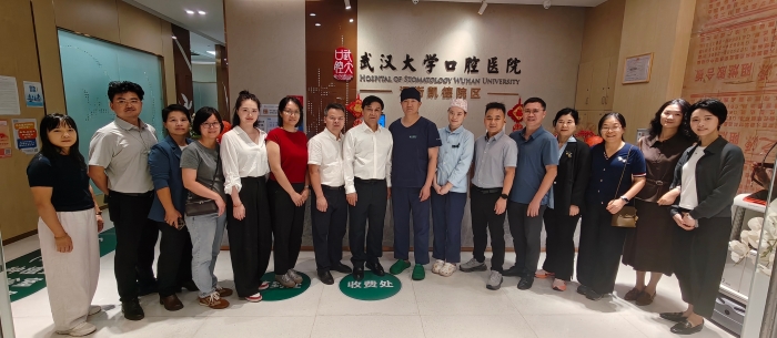 参观武汉大学口腔医院汉街凯德院区.jpg